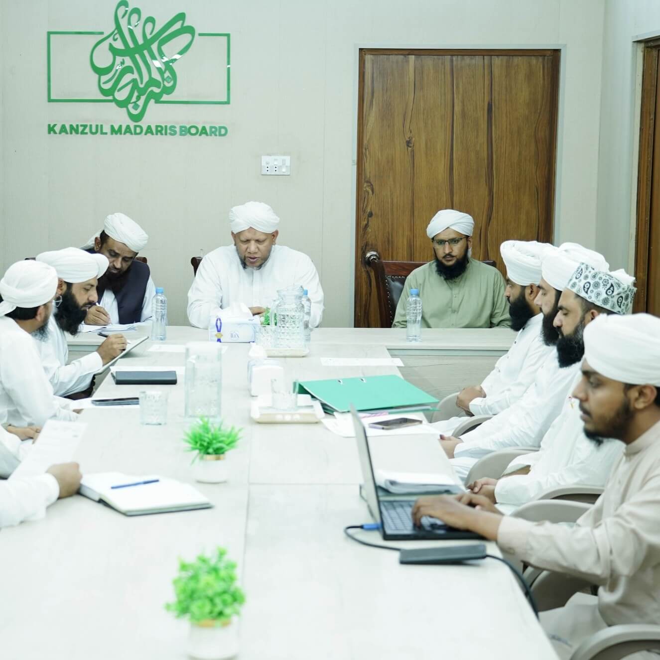 جامعۃ المدینہ و کنزالمدارس بورڈ کے شعبہ اکیڈمک ایجوکیشن ڈیپارٹمنٹ کی میٹنگ