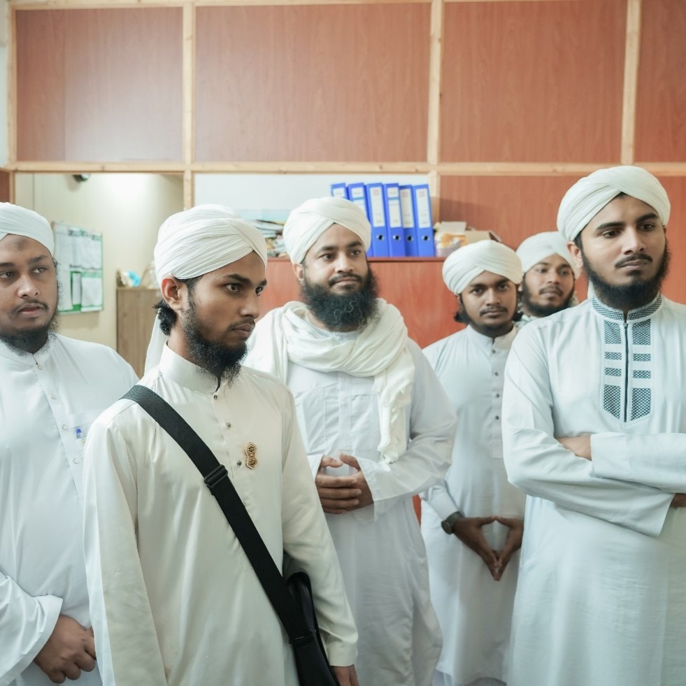 بنگلہ دیش سے آئے ہوئے اسلامی بھائیوں کا کنزالمدارس بورڈ  کے تمام شعبہ جات کا وزٹ